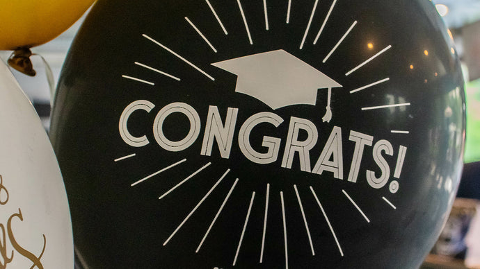 10 Balloon Decoration Ideas For Your Graduation Party